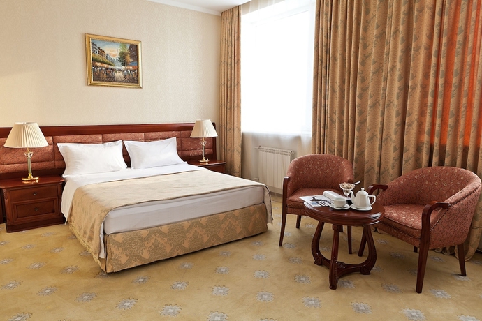 Imagen de la habitación del Hotel Grandhall. Foto 8
