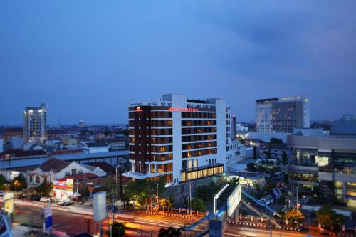 Imagen general del Hotel Grandhika Semarang. Foto 2