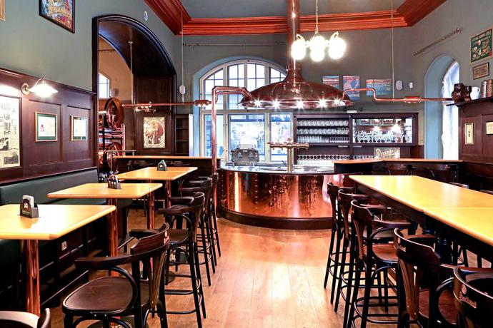 Imagen del bar/restaurante del Hotel Grandhotel Ambassador National House. Foto 8