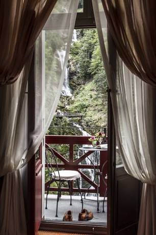 Imagen de la habitación del Hotel Grandhotel Giessbach. Foto 16