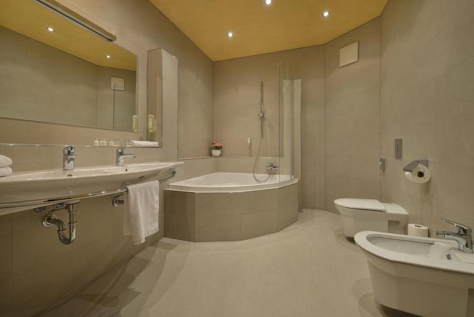 Imagen de la habitación del Hotel Grandhotel Zvon. Foto 17