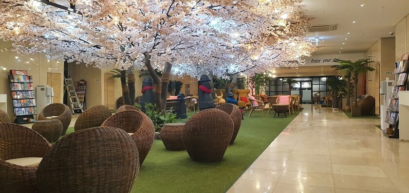 Imagen de los interiores del Hotel Grandmillions. Foto 30