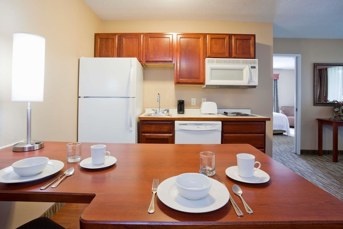 Imagen de la habitación del Hotel Grandstay and Suites, Ames. Foto 4