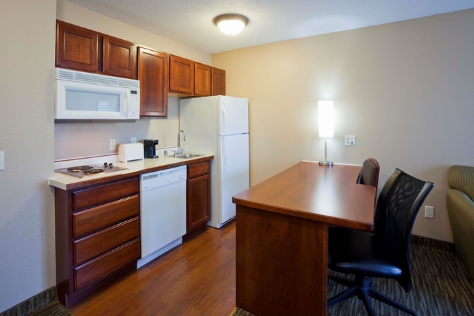 Imagen de la habitación del Hotel Grandstay and Suites, Ames. Foto 6