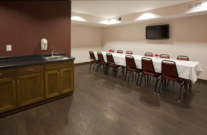 Imagen de los interiores del Hotel Grandstay and Suites Parkers Prairie. Foto 18