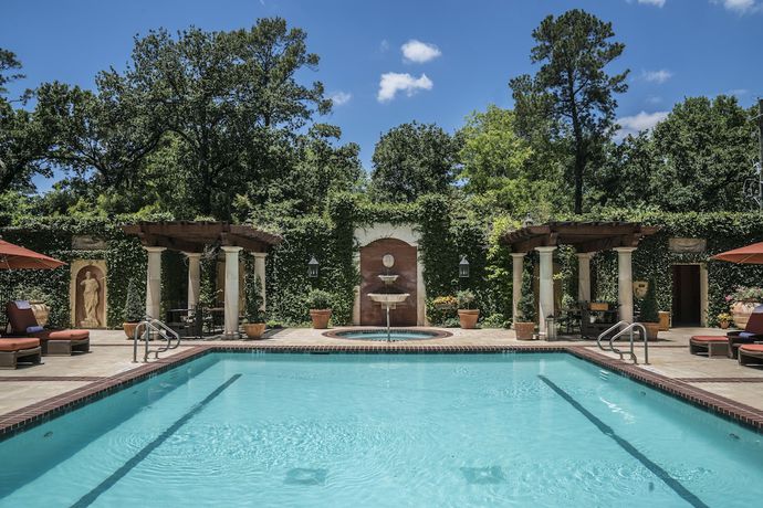Imagen de la piscina del Hotel Granduca Houston. Foto 20