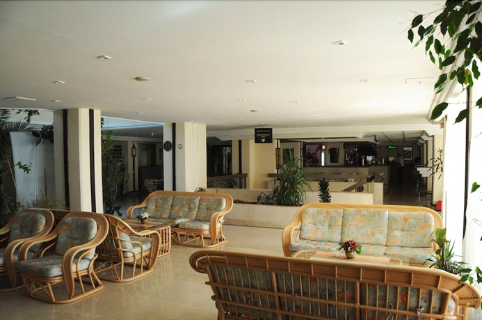 Imagen de los interiores del Hotel Granit. Foto 17