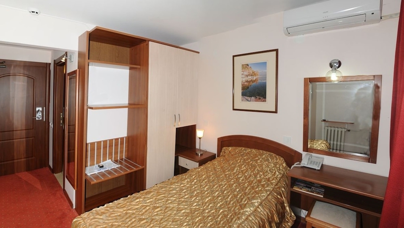 Imagen de la habitación del Hotel Granit. Foto 12