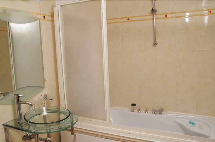 Imagen de la habitación del Hotel Granit. Foto 15