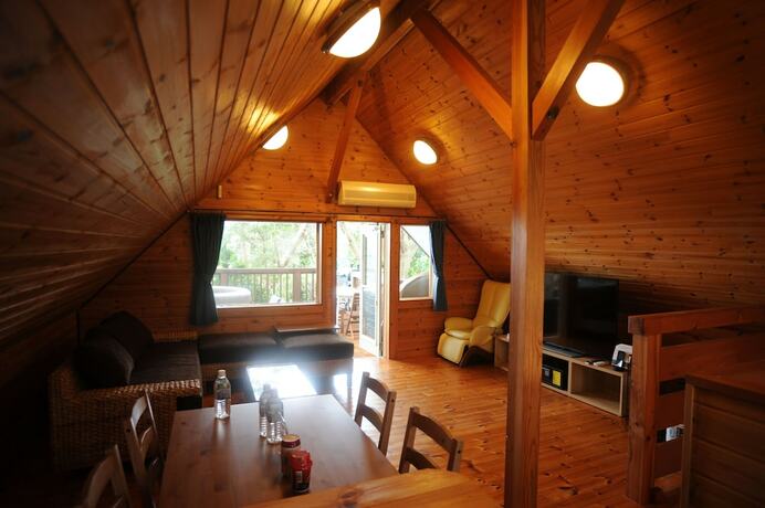 Imagen de la habitación del Hotel Granp Glamping Resort. Foto 17