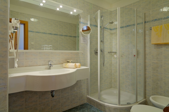 Imagen de la habitación del Hotel Granpanorama Wellness Sambergerhof. Foto 3