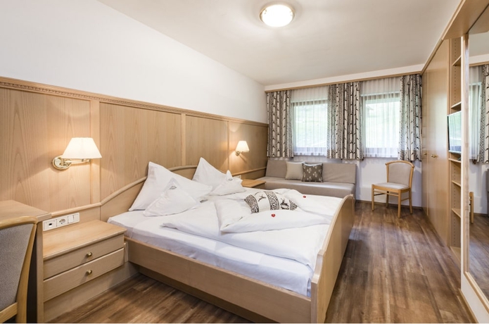 Imagen de la habitación del Hotel Granpanorama Wellness Sambergerhof. Foto 4