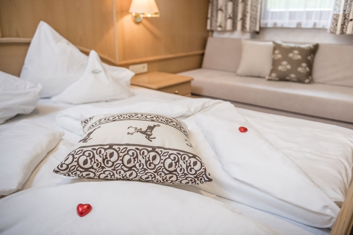 Imagen de la habitación del Hotel Granpanorama Wellness Sambergerhof. Foto 11