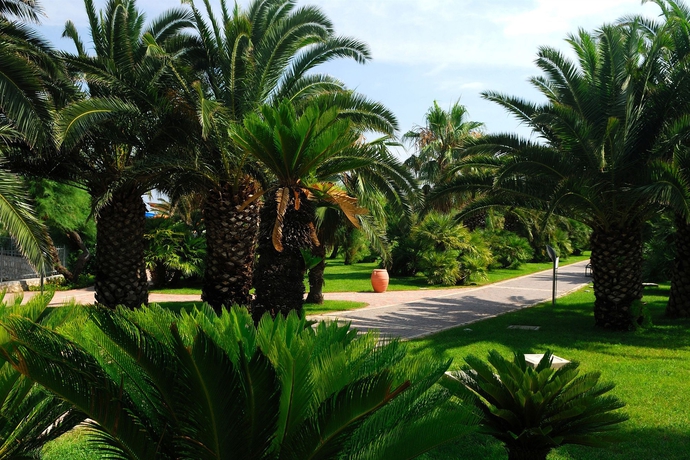 Imagen de los exteriores del Hotel Granserena. Foto 8