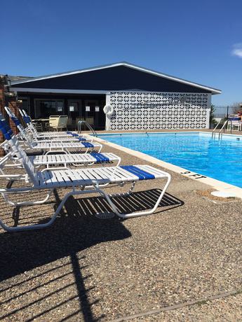 Imagen de la piscina del Hotel Grant Hills Motel. Foto 19