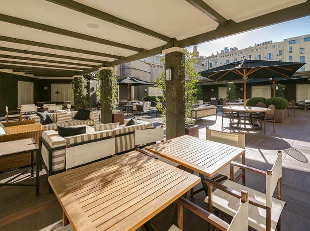 Imagen de los exteriores del Hotel Granvia. Foto 11