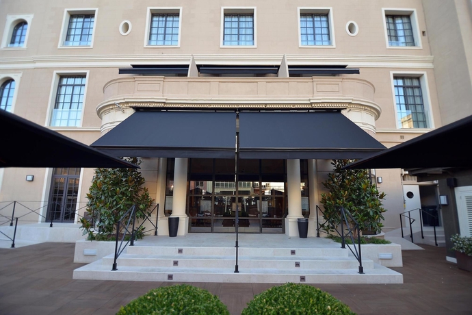 Imagen de los exteriores del Hotel Granvia. Foto 15