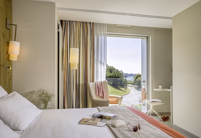 Imagen de la habitación del Hotel Granville Pr&eacute;vithal Hotel de la Baie Thalasso and Spa Marin. Foto 15