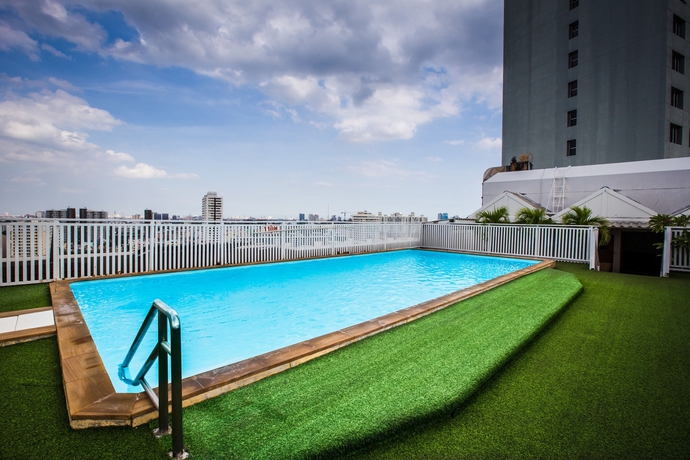 Imagen de la piscina del Hotel Graph Bangkok. Foto 14