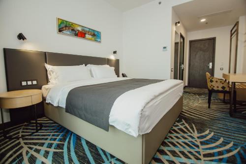 Imagen de la habitación del Hotel Graphic Batumi. Foto 15