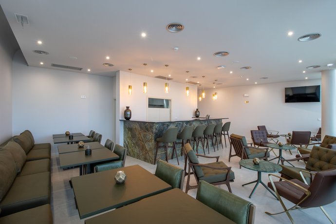 Imagen de los interiores del Hotel Grapple. Foto 19