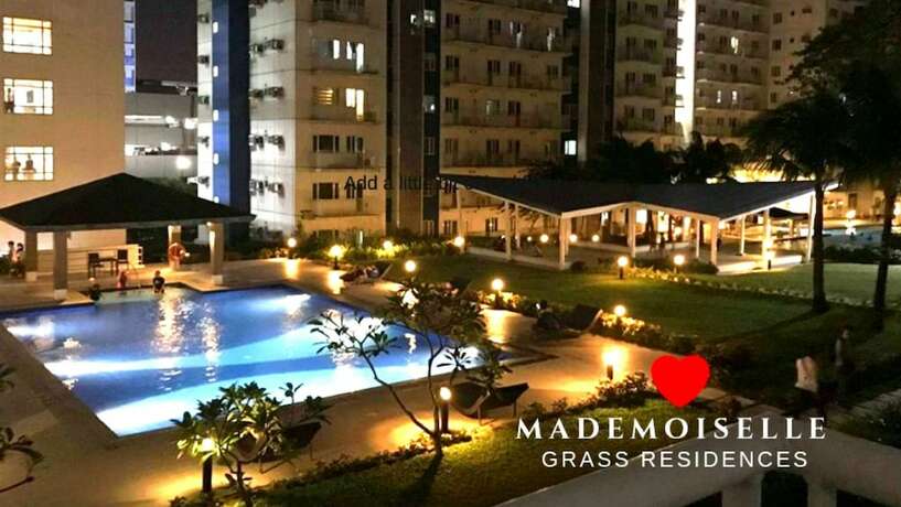 Imagen de los exteriores del Hotel Grass Residence SM North MRT NLEX QC. Foto 25