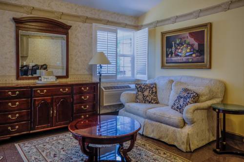 Imagen de la habitación del Hotel Grass Valley Courtyard Suites. Foto 6