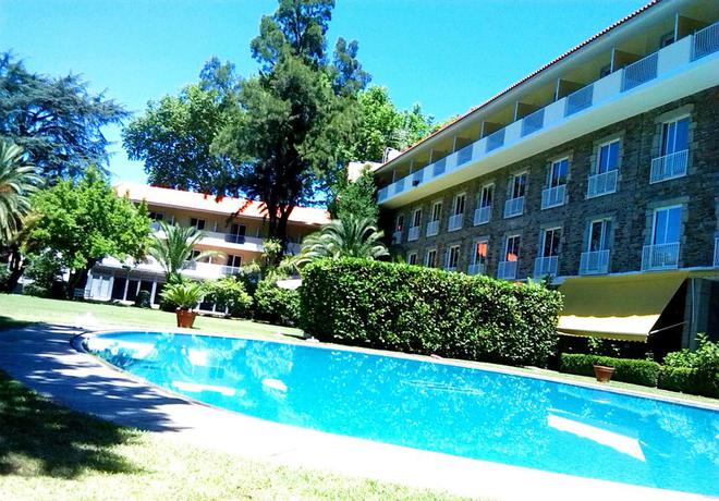 Imagen de la piscina del Hotel Grão Vasco Historic and Spa. Foto 11