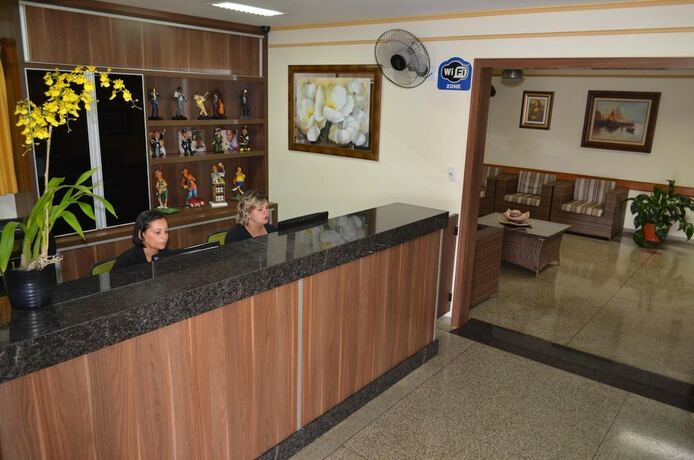 Imagen general del Hotel Gra&uacute;nas. Foto 10