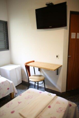 Imagen de la habitación del Hotel Gra&uacute;nas. Foto 14