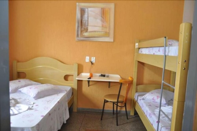 Imagen de la habitación del Hotel Gra&uacute;nas. Foto 18