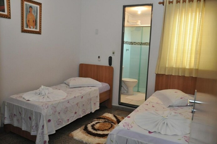 Imagen de la habitación del Hotel Gra&uacute;nas. Foto 19