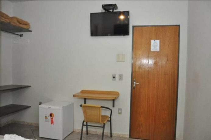 Imagen de la habitación del Hotel Gra&uacute;nas. Foto 20