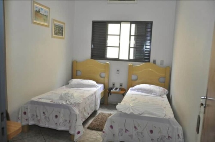 Imagen de la habitación del Hotel Gra&uacute;nas. Foto 21