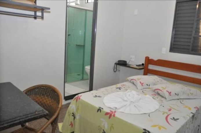 Imagen de la habitación del Hotel Gra&uacute;nas. Foto 22