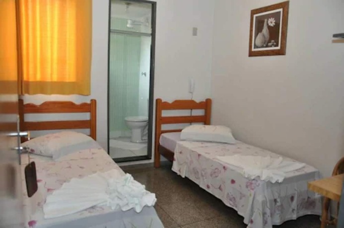 Imagen de la habitación del Hotel Gra&uacute;nas. Foto 23
