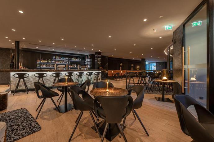 Imagen del bar/restaurante del Hotel Grauer B&auml;r. Foto 2