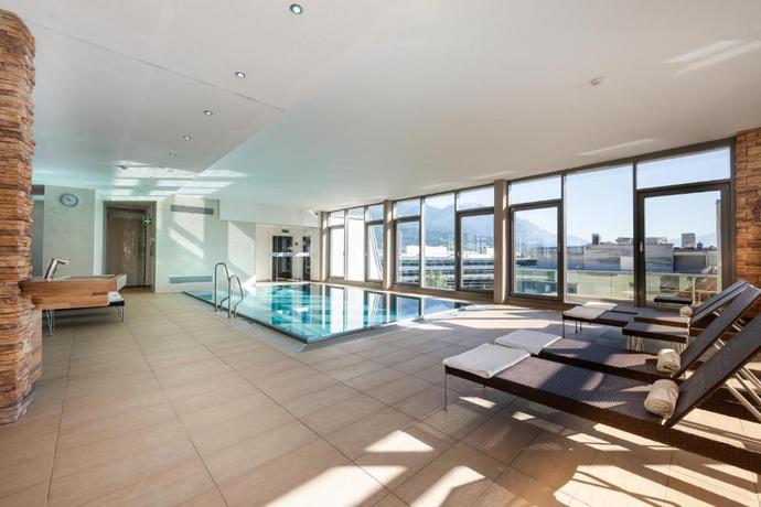 Imagen de la piscina del Hotel Grauer B&auml;r. Foto 13