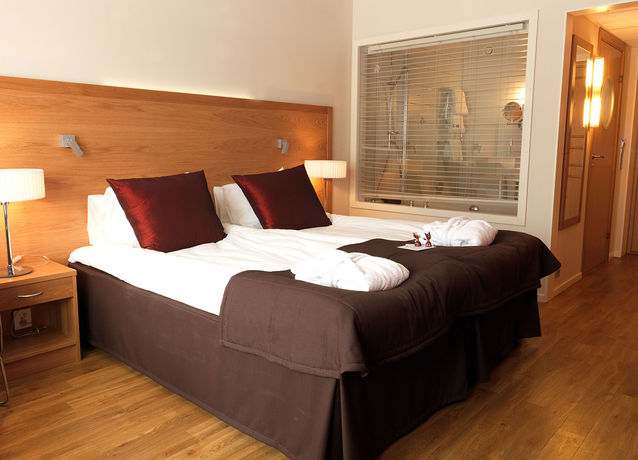 Imagen de la piscina del Hotel Gr&auml;ns&ouml; Slott and Spa. Foto 15