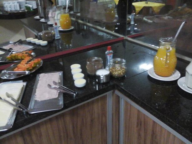 Imagen del bar/restaurante del Hotel Gravata&iacute; Express. Foto 4