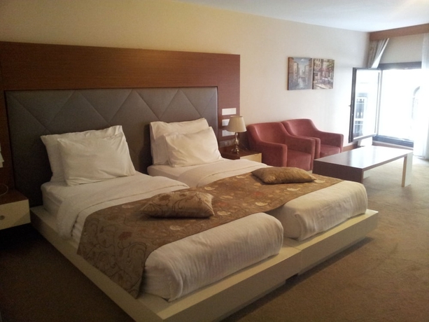Imagen de la habitación del Hotel Gravis Suites. Foto 4