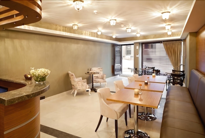 Imagen de los interiores del Hotel Gravis Suites. Foto 17