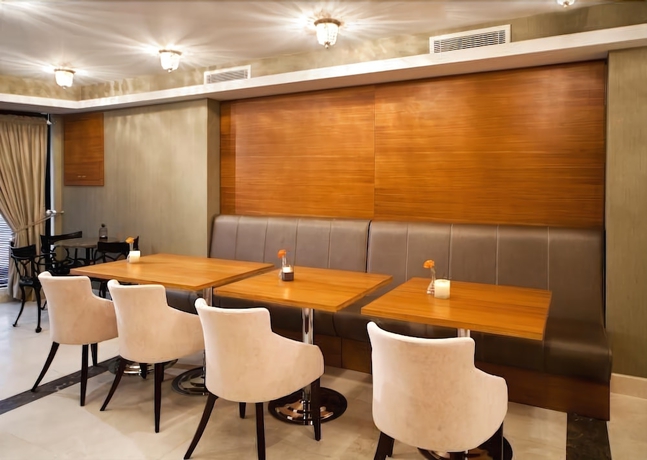 Imagen de los interiores del Hotel Gravis Suites. Foto 18