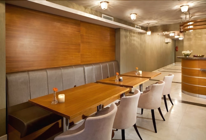 Imagen de los interiores del Hotel Gravis Suites. Foto 19