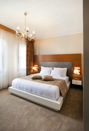 Imagen de la habitación del Hotel Gravis Suites. Foto 10