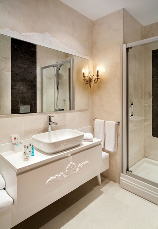 Imagen de la habitación del Hotel Gravis Suites. Foto 11