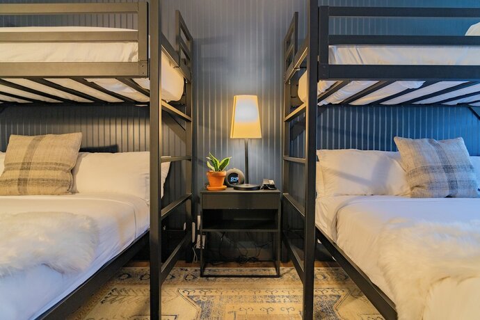 Imagen de la habitación del Hotel Gravity Haus Winter Park. Foto 13