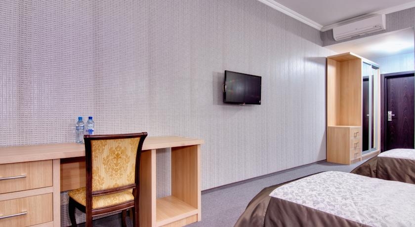 Imagen de la habitación del Hotel Gray Hotel Y Restaurant. Foto 9