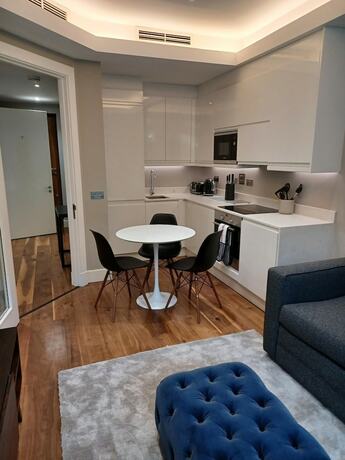 Imagen de la habitación del Hotel Grays Inn by Aeria Apartments. Foto 12