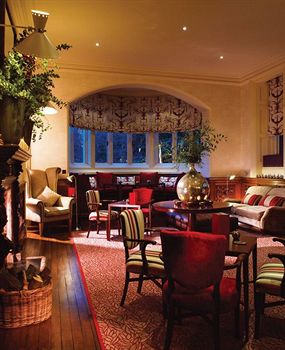Imagen del bar/restaurante del Hotel Grayshott Spa. Foto 1